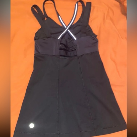 Lululemon tank - Picture 1 of 3